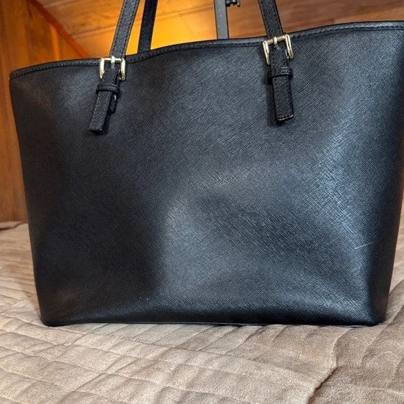 Michael Kors Jet Set Black Leather Tote Bag w/ Gold Logo Charm🌸 - Picture 4 of 12